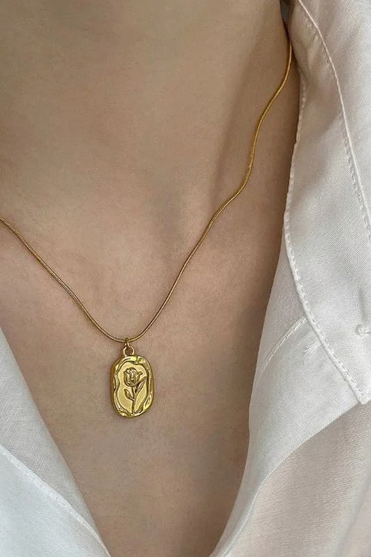 Flower pandent necklace