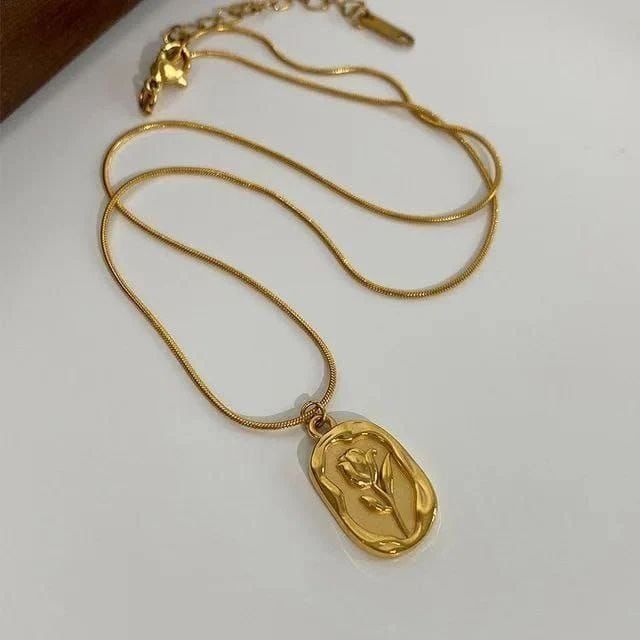 Flower pandent necklace