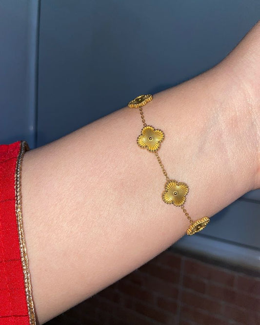 Clover Golden Bracelet