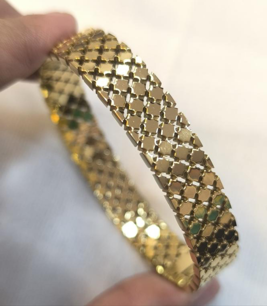 Elegant broad Kada