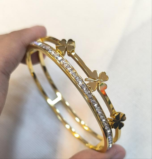 Clover leaf Kada