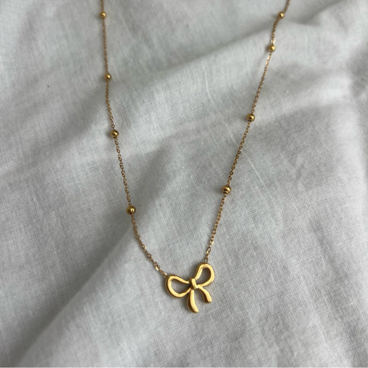 Bow necklace